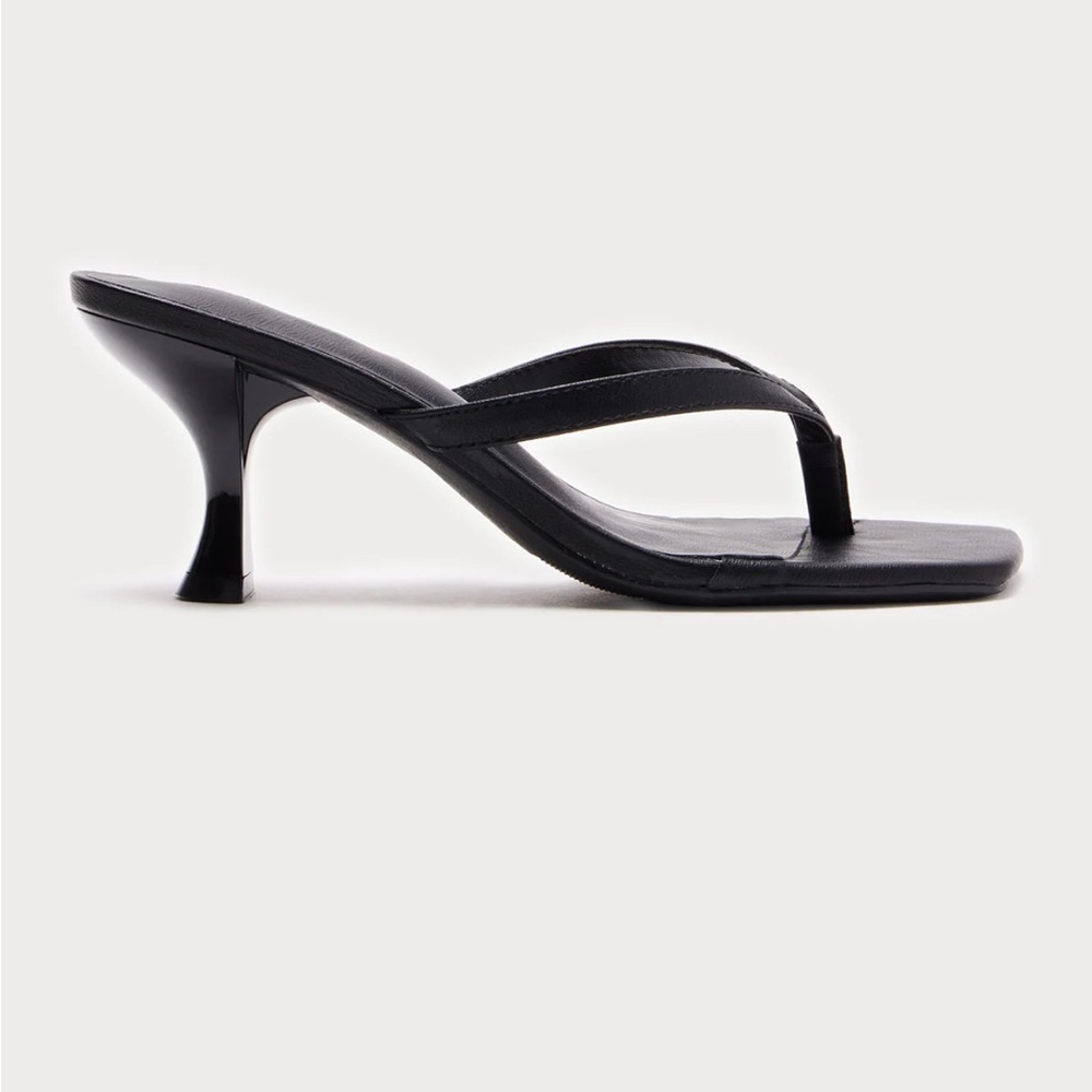 Fashion Nova pool Black Thong Heels